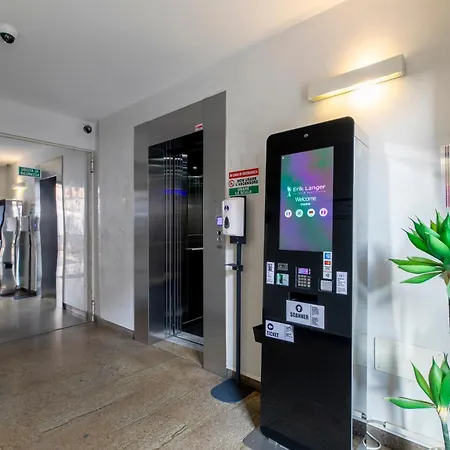 Erïk Langer Pedrocchi Apartment Padua